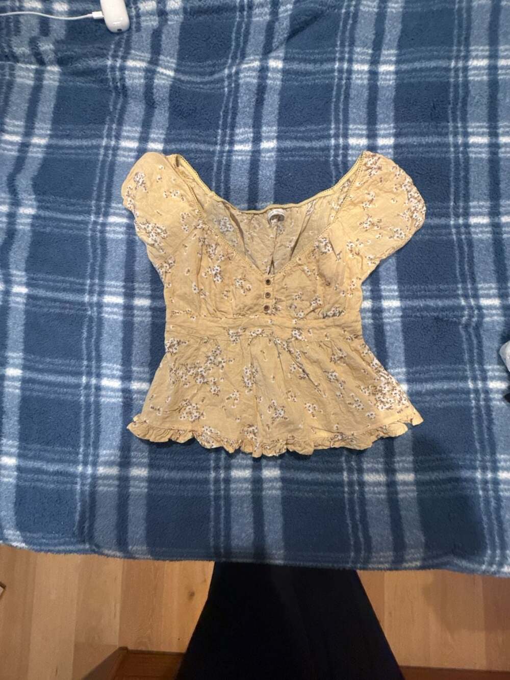 Becool Yellow Floral V-Neck Cap Sleeve Peplum Cropped Top